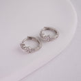 Încărcați imaginea în vizualizatorul Galerie, INAGIO 925 silver geometric diamond hoop set