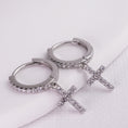 Încărcați imaginea în vizualizatorul Galerie, inagio 925 silver diamond cross hoop set