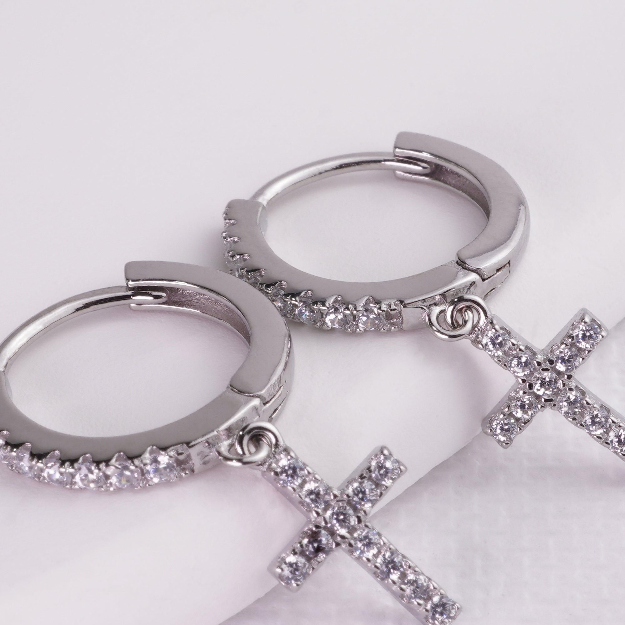 inagio 925 silver diamond cross hoop set