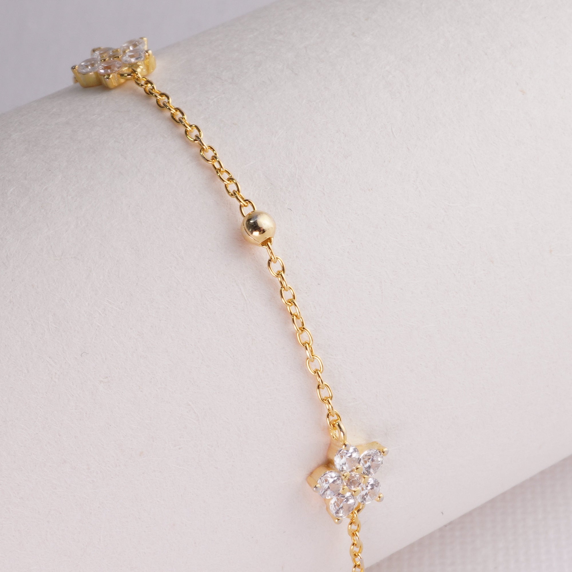 INAGIO 14K gold plated silver flower bracelet