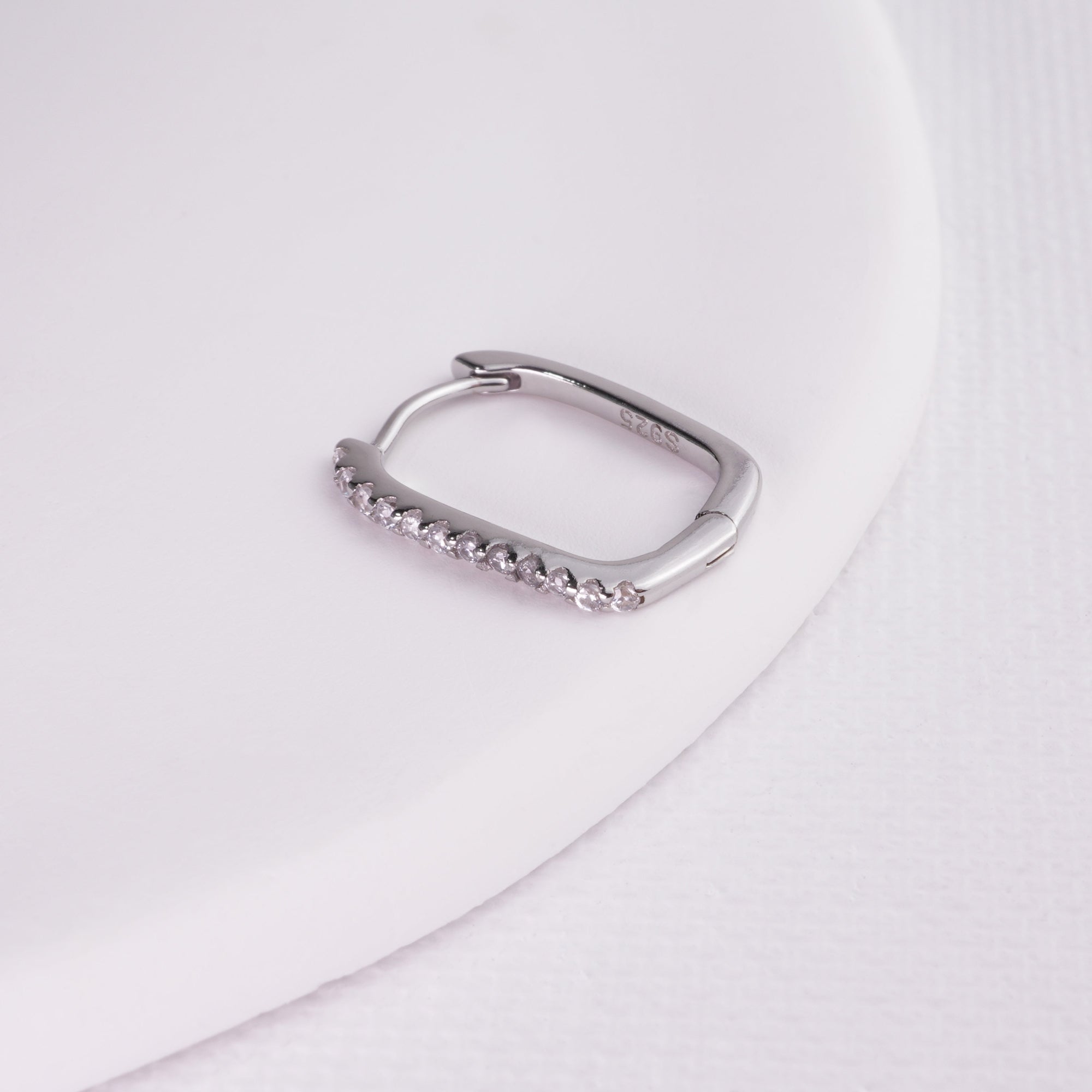INAGIO 925 silver rectangle diamonds hoop earring