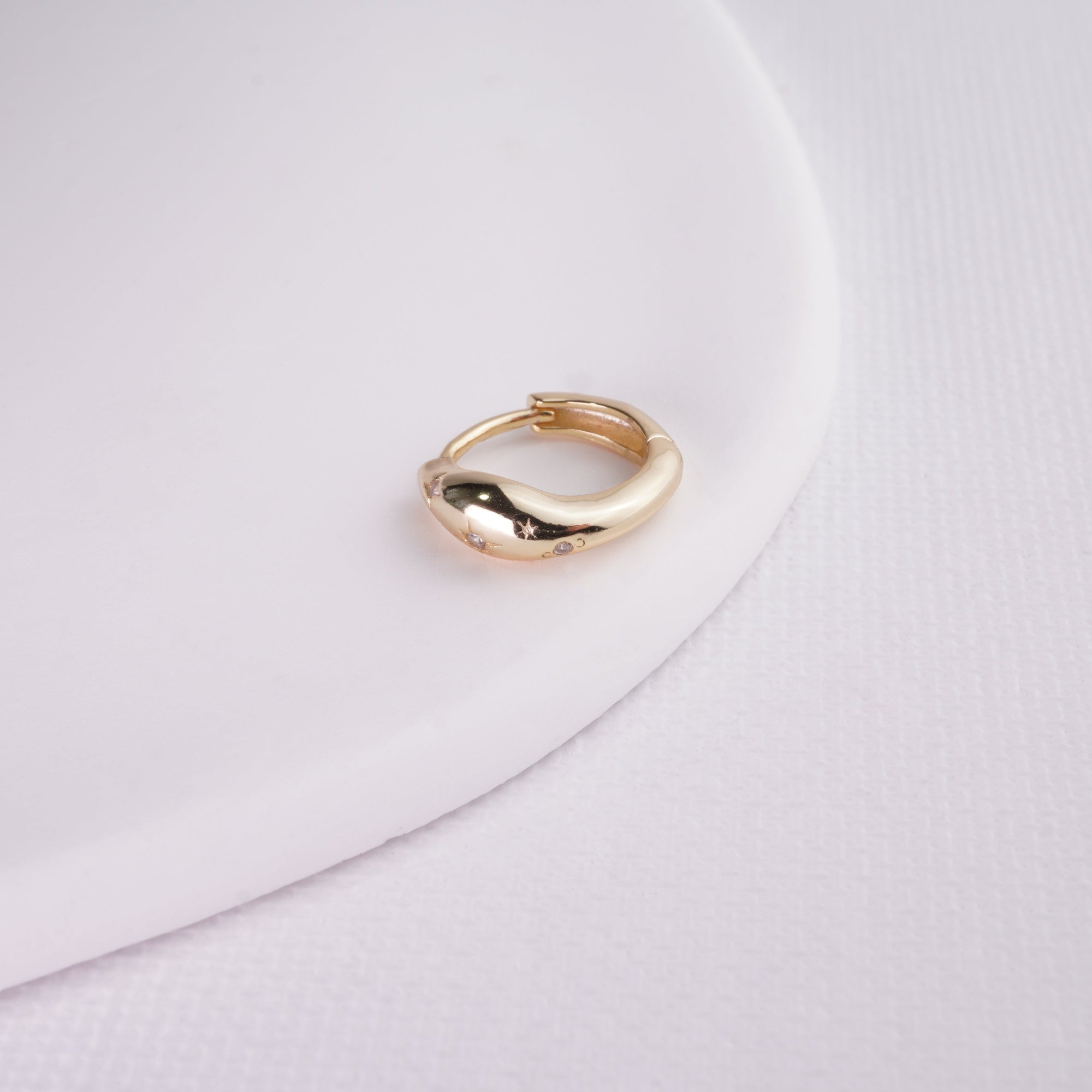 INAGIO 14K gold plated silver diamond serene hoop 