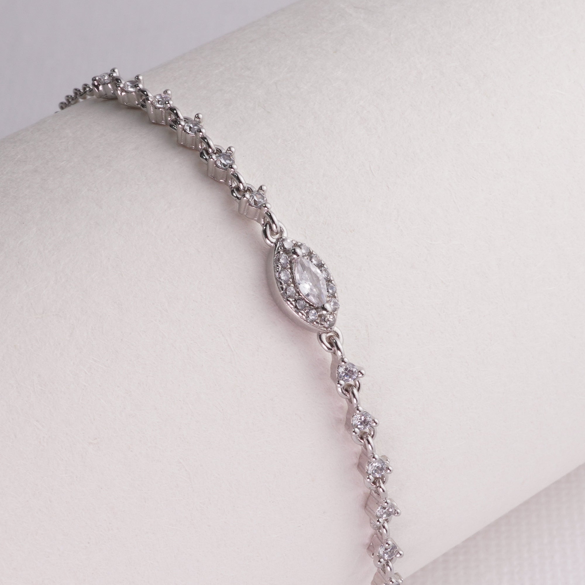 INAGIO 925 silver diamond royal bracelet 